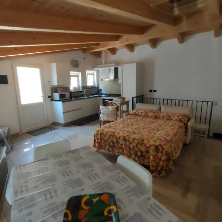 Casa vacanze Casa Sara, Levanto, In Collina Ad Un Passo Dal Mare! *